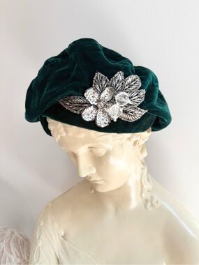 VTG Don Anderson Emerald Green Velvet Jeweled Cocktail Hat